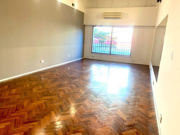 Oficina en  Alquiler-Zona Céntrica-Amplia y luminosa
