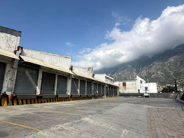 Nave Industrial con Oficinas en Renta | San Pedro Garza García