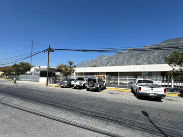 Nave Industrial con Oficinas en Renta | San Pedro Garza García