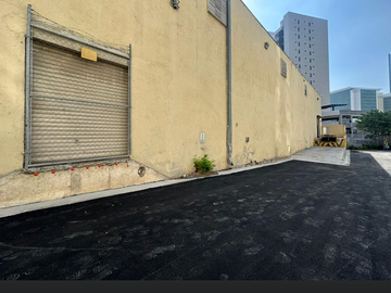 Nave Industrial con Oficinas en Renta | Aaron Sáenz 1910 – Monterrey