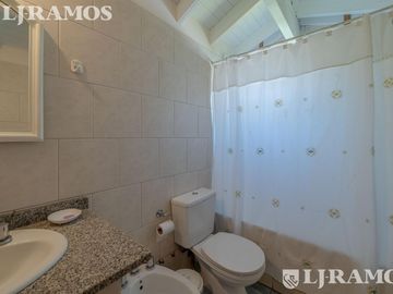 CASA CON DOBLE LOTE EN EL BARRIO CERRADO LA CHACRA, EN SAN FERNANDO
