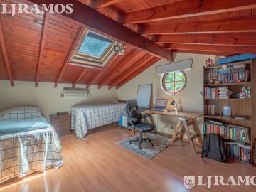 CASA CON DOBLE LOTE EN EL BARRIO CERRADO LA CHACRA, EN SAN FERNANDO