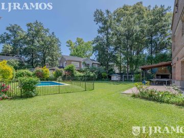 CASA CON DOBLE LOTE EN EL BARRIO CERRADO LA CHACRA, EN SAN FERNANDO
