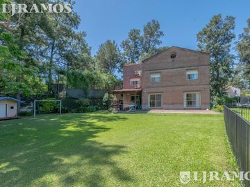 CASA CON DOBLE LOTE EN EL BARRIO CERRADO LA CHACRA, EN SAN FERNANDO
