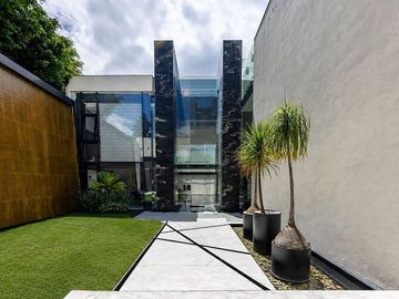Exclusiva Casa En Venta, en Pedregal.