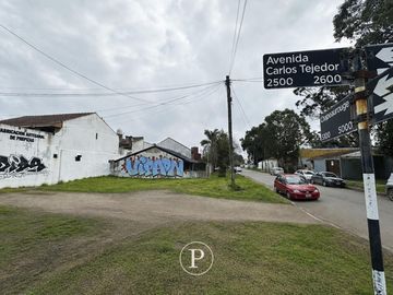Venta Terreno Oportunidad Comercial en Barrio Zacagnini