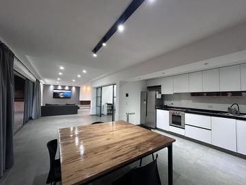 Casa en venta 3 dormitorios con pileta en San Eduardo, Rosario
