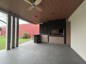 Casa en venta 3 dormitorios con pileta en San Eduardo, Rosario