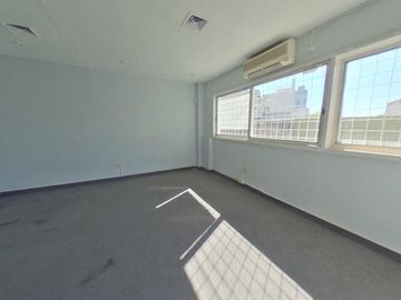 Alquiler Depósito Edificio Comercial Oficinas polo audiovisual pick Up montacargas 7 baños Chacarita