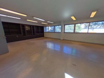 Alquiler Depósito Edificio Comercial Oficinas polo audiovisual pick Up montacargas 7 baños Chacarita