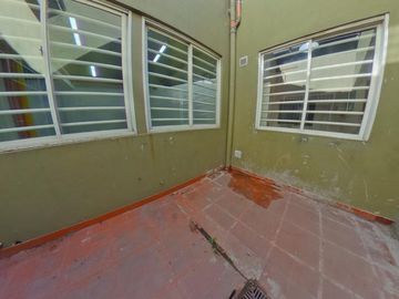 Alquiler Depósito Edificio Comercial Oficinas polo audiovisual pick Up montacargas 7 baños Chacarita