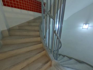 Alquiler Depósito Edificio Comercial Oficinas polo audiovisual pick Up montacargas 7 baños Chacarita