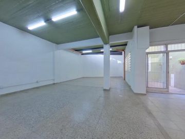 Alquiler Depósito Edificio Comercial Oficinas polo audiovisual pick Up montacargas 7 baños Chacarita