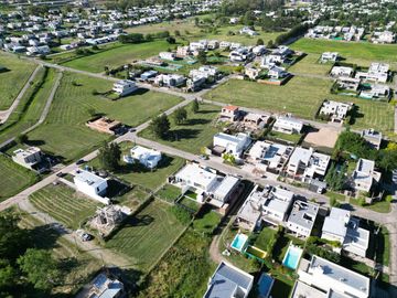 BARRIO DON CARLOS I | ESCRITURA PERFECTA | 10,30 x 36,40 | 138 e/ 508 bis y 509 J. Hernández LP