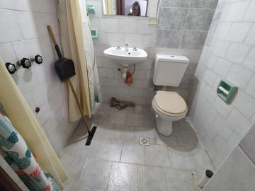 Dúplex, mas 2 mono ambientes en venta