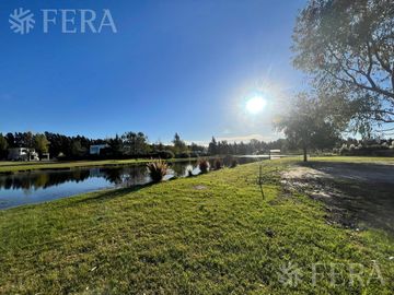 Venta Terreno de 1390m2 con fondo al lago en Miralagos II- La Plata