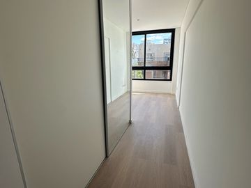 VENTA 4AMB CON COCHERA, DOS BAÑOS Y TOILETTE. BALCON AL FRENTE Y AMENITIES.