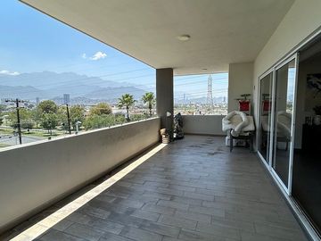 Amplio Departamento Contry La Silla