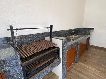 Hermosa casa de un piso con alberca y jacuzzi