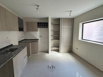 Departamento en  Nueva Córdoba Reggia 6 1 dormitorio con balcón 1 baño con amenities