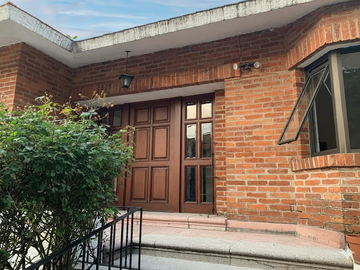 Casa de Lujo en Lomas Altas, CDMX | Vista a la Barranca | 830 m² Terreno