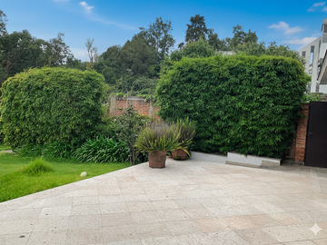 Casa de Lujo en Lomas Altas, CDMX | Vista a la Barranca | 830 m² Terreno
