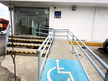 Renta de local acondicionado en esquina en la 16 de Septiembre y Calle Claveles