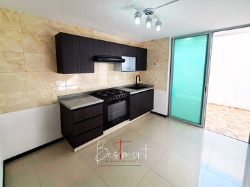Bonita casa en venta en Jardines de San Manuel