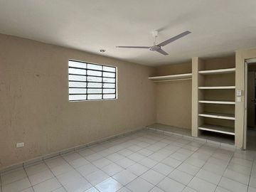 CASA EN VENTA DENTRO DE LA CIUDAD DE MERIDA, ITZIMNÁ