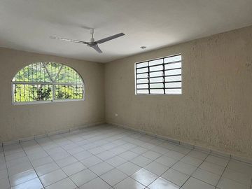 CASA EN VENTA DENTRO DE LA CIUDAD DE MERIDA, ITZIMNÁ