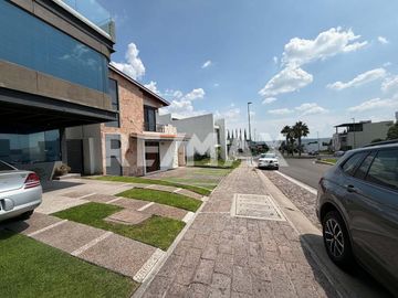 VENTA CASA REAL DEL BOSQUE CORREGIDORA
