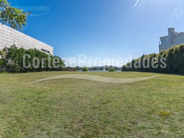 Terreno en venta en El Golf, Nordelta