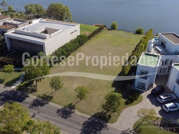 Terreno en venta en El Golf, Nordelta