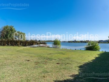 Terreno en venta en El Golf, Nordelta
