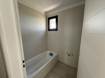 Departamento monoambiente y 2 Amb. a estrenar - Plaza Goyeneche