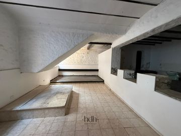 Venta de Casona Histórica  en Nueva Cordoba para uso comercial con escritura y planos