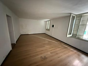 Venta de Casona Histórica  en Nueva Cordoba para uso comercial con escritura y planos