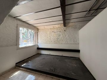 Venta de Casona Histórica  en Nueva Cordoba para uso comercial con escritura y planos