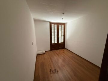 Venta de Casona Histórica  en Nueva Cordoba para uso comercial con escritura y planos