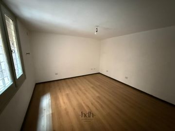 Venta de Casona Histórica  en Nueva Cordoba para uso comercial con escritura y planos