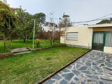 Casa - Venta - Villa Gesell - 5 Ambientes - Gas Natural - Garage
