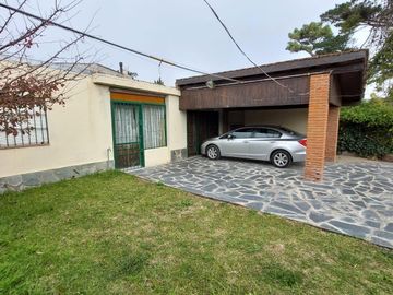 Casa - Venta - Villa Gesell - 5 Ambientes - Gas Natural - Garage