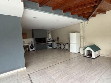 VENTA CASA 4 AMBIENTES LA CELIA