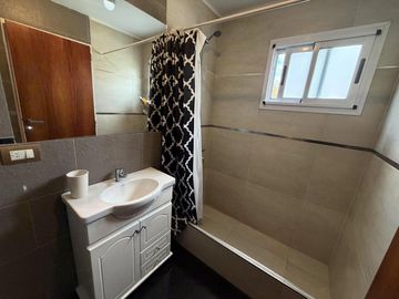 VENTA CASA 4 AMBIENTES LA CELIA