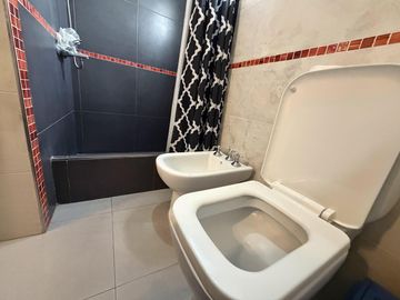 VENTA CASA 4 AMBIENTES LA CELIA