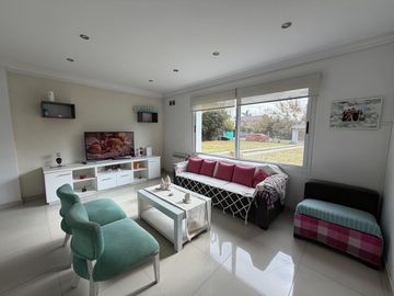 VENTA CASA 4 AMBIENTES LA CELIA