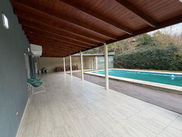 VENTA CASA 4 AMBIENTES LA CELIA