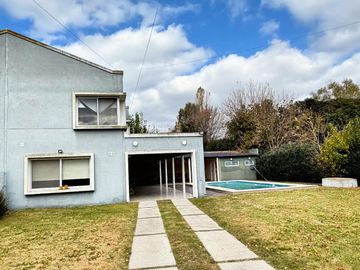 VENTA CASA 4 AMBIENTES LA CELIA