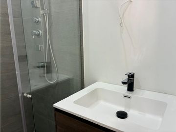 Penthouse remodelado para arriendo en La Carolina