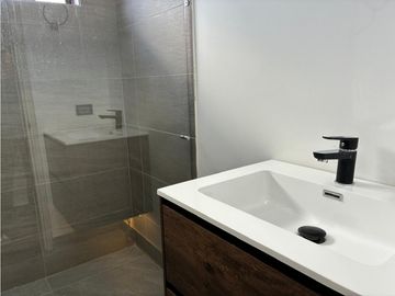 Penthouse remodelado para arriendo en La Carolina